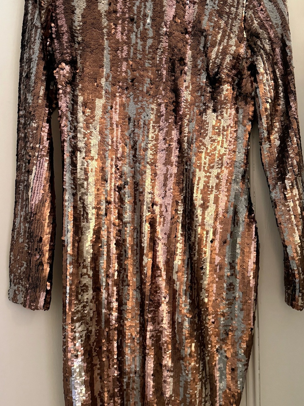 ✨ NEW WITH TAGS! ✨ Dress the Population Emery Long Sleeve Sequin Midi Dress
